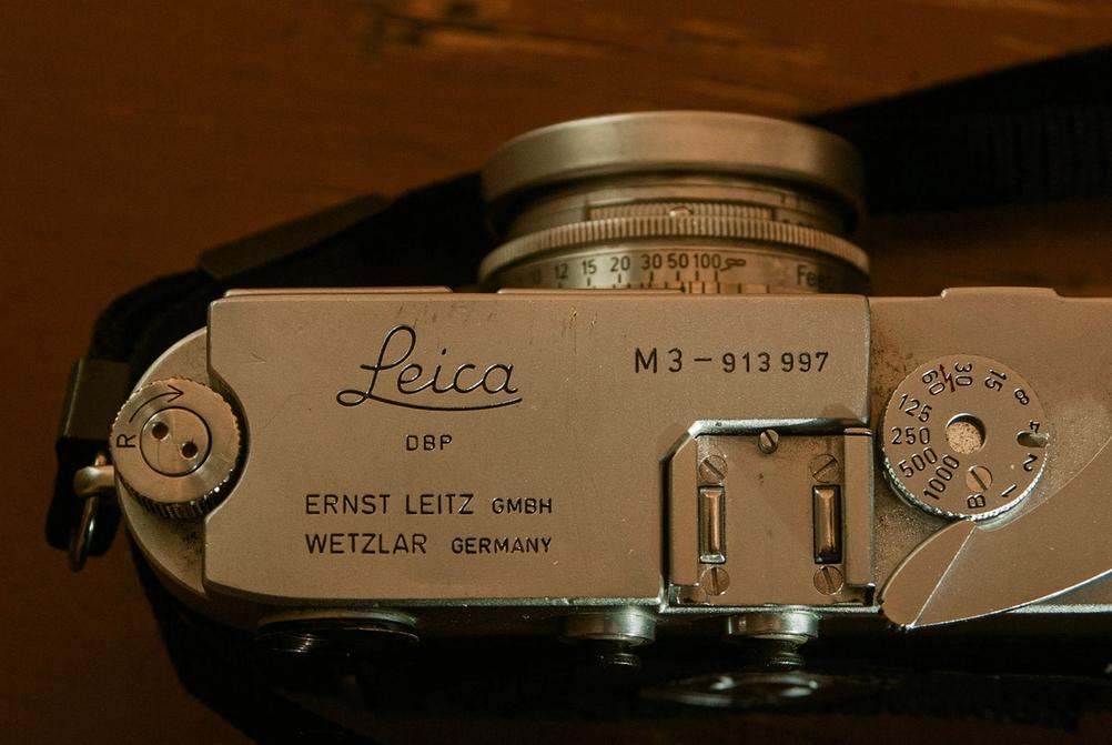 Photo of Leica M3 top plate.