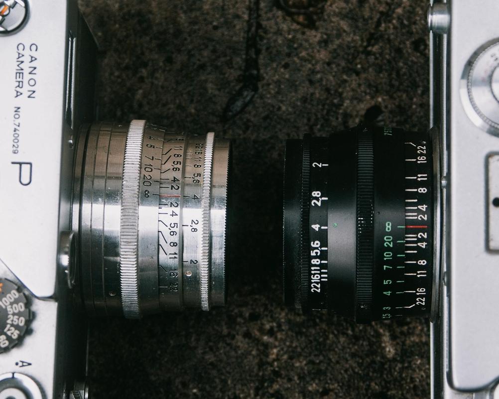 Comparison of silver and black Jupiter-8 lenses.