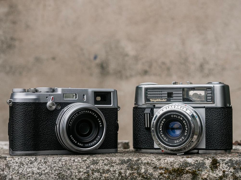 Voigtländer Vitomatic IIb and Fujifilm X100 from the front.