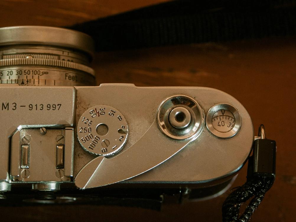 Photo of Leica M3 exposure counter.