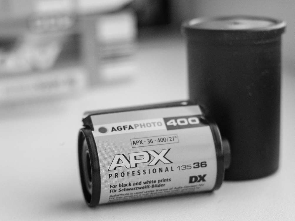 Photo of Agfa APX 400 film canister.