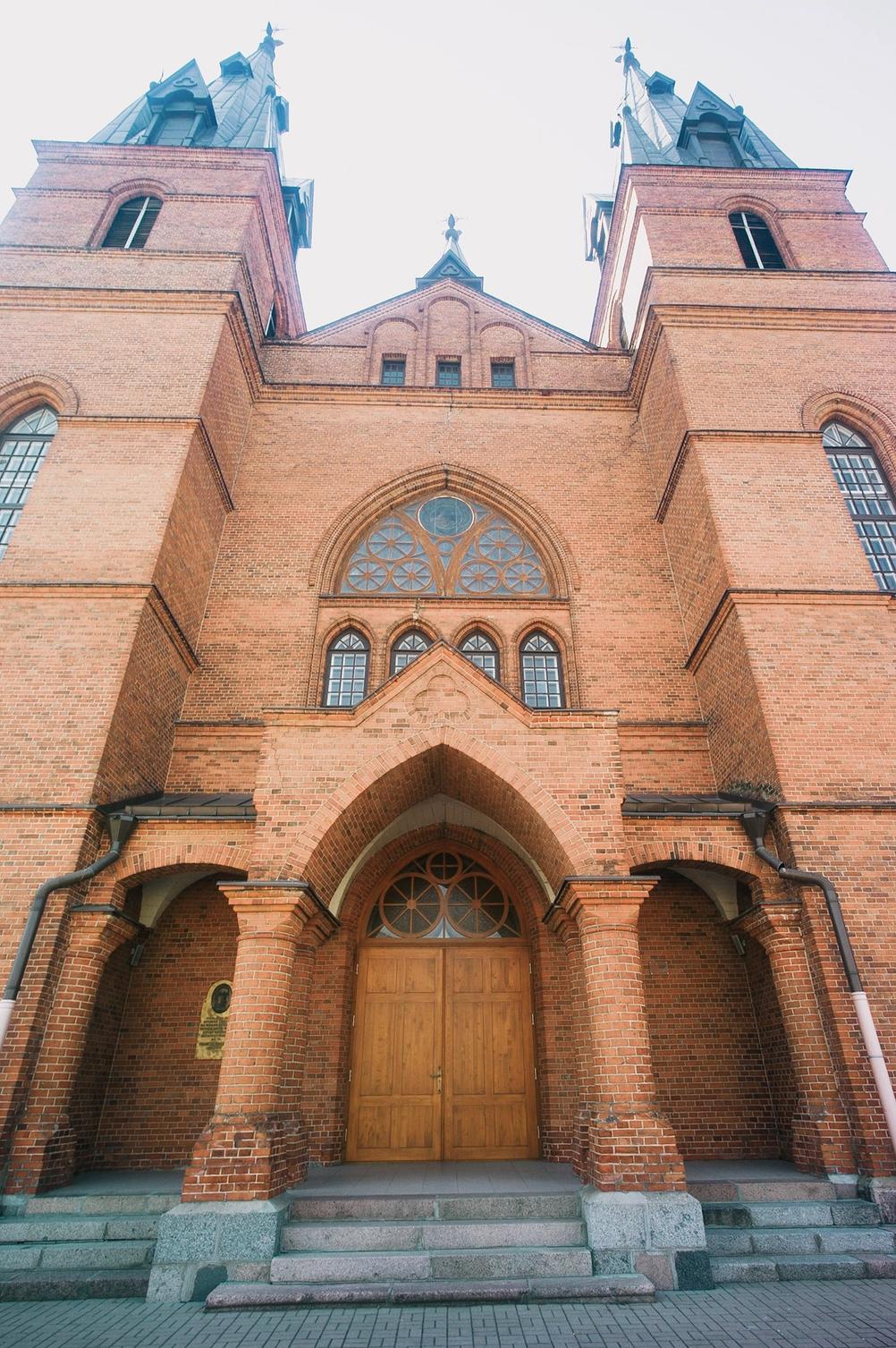Photo of a church.