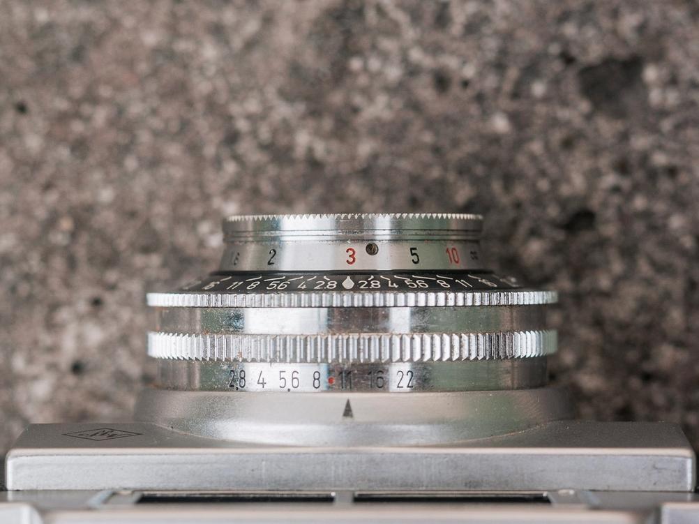 Photo of Agfa Silette Type 4 lens and its controls.