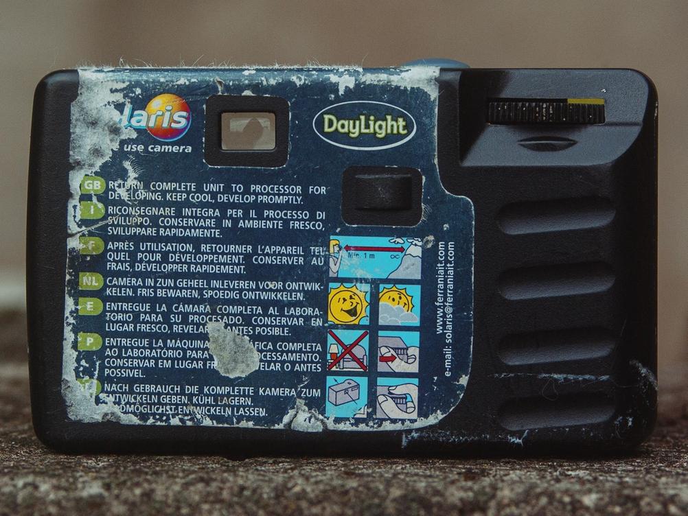 Photo of a back of Ferrania Solaris disposable camera.