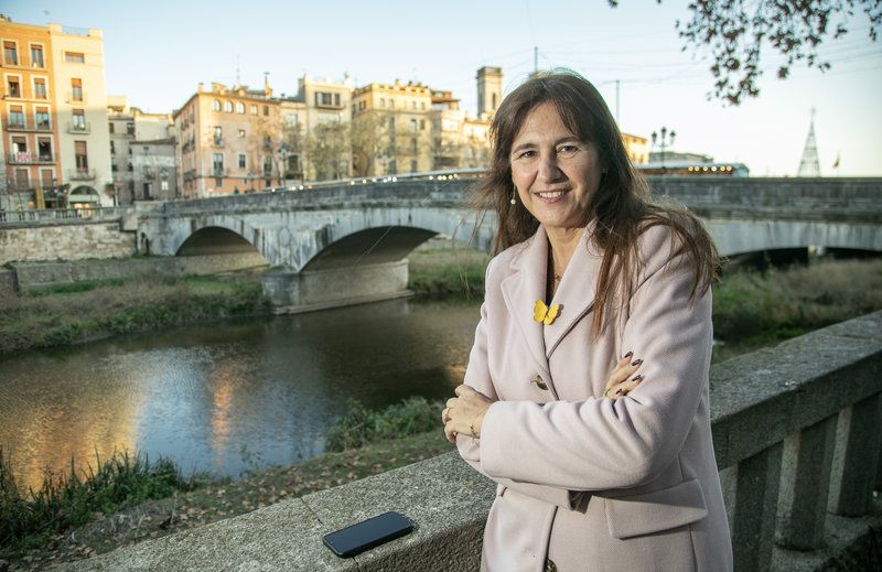 «Tenim drets lingüístics i, per tant, a ser catalans a Catalunya i a fer-ho en la nostra llengua.» Laura Borràs, directora acadèmica de la Fundació Fundem la República a El Punt Avui