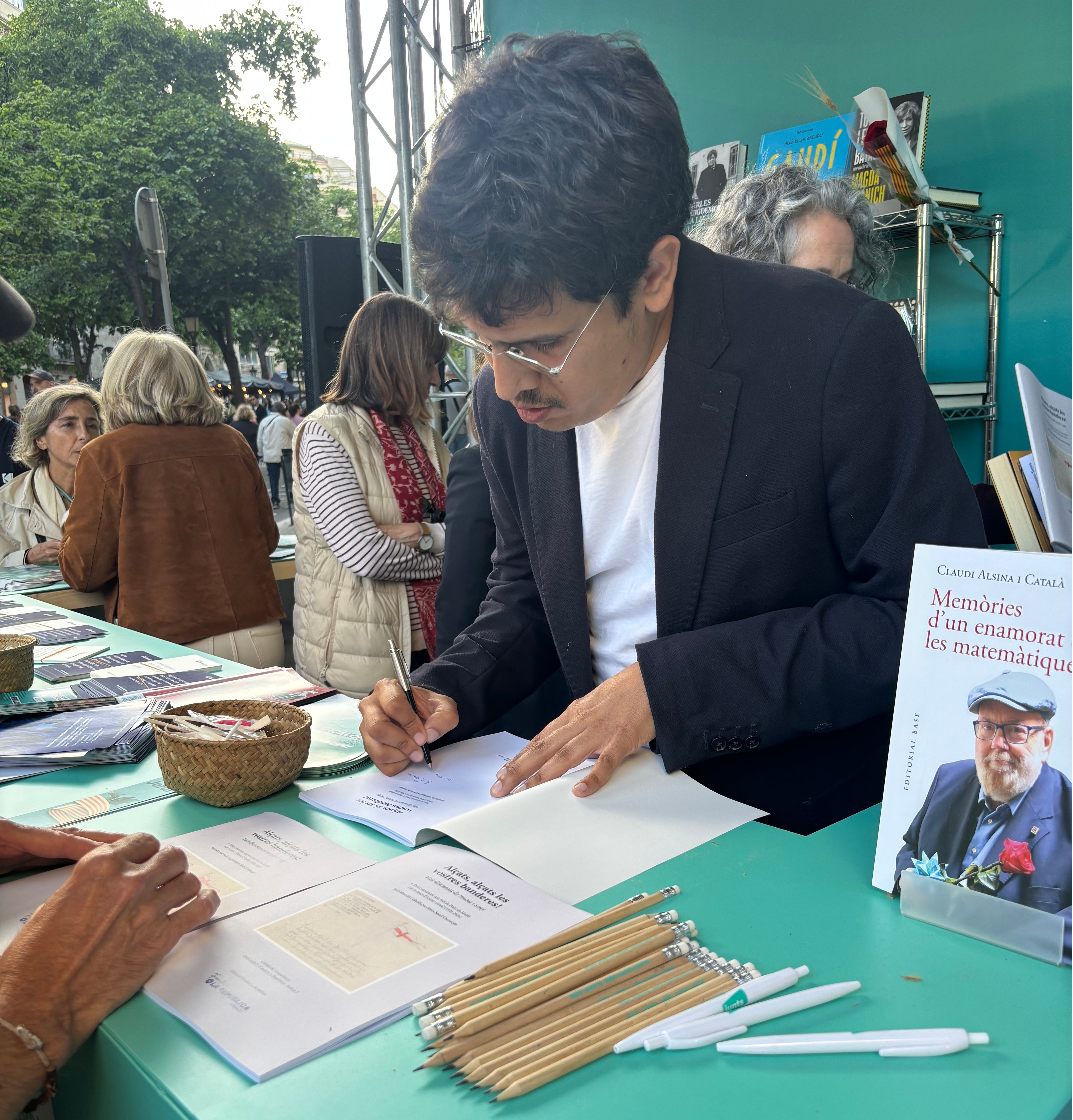 El llibret Alçats, alçats les vostres banderes esgota la primera edició per Sant Jordi i enceta una segona tirada