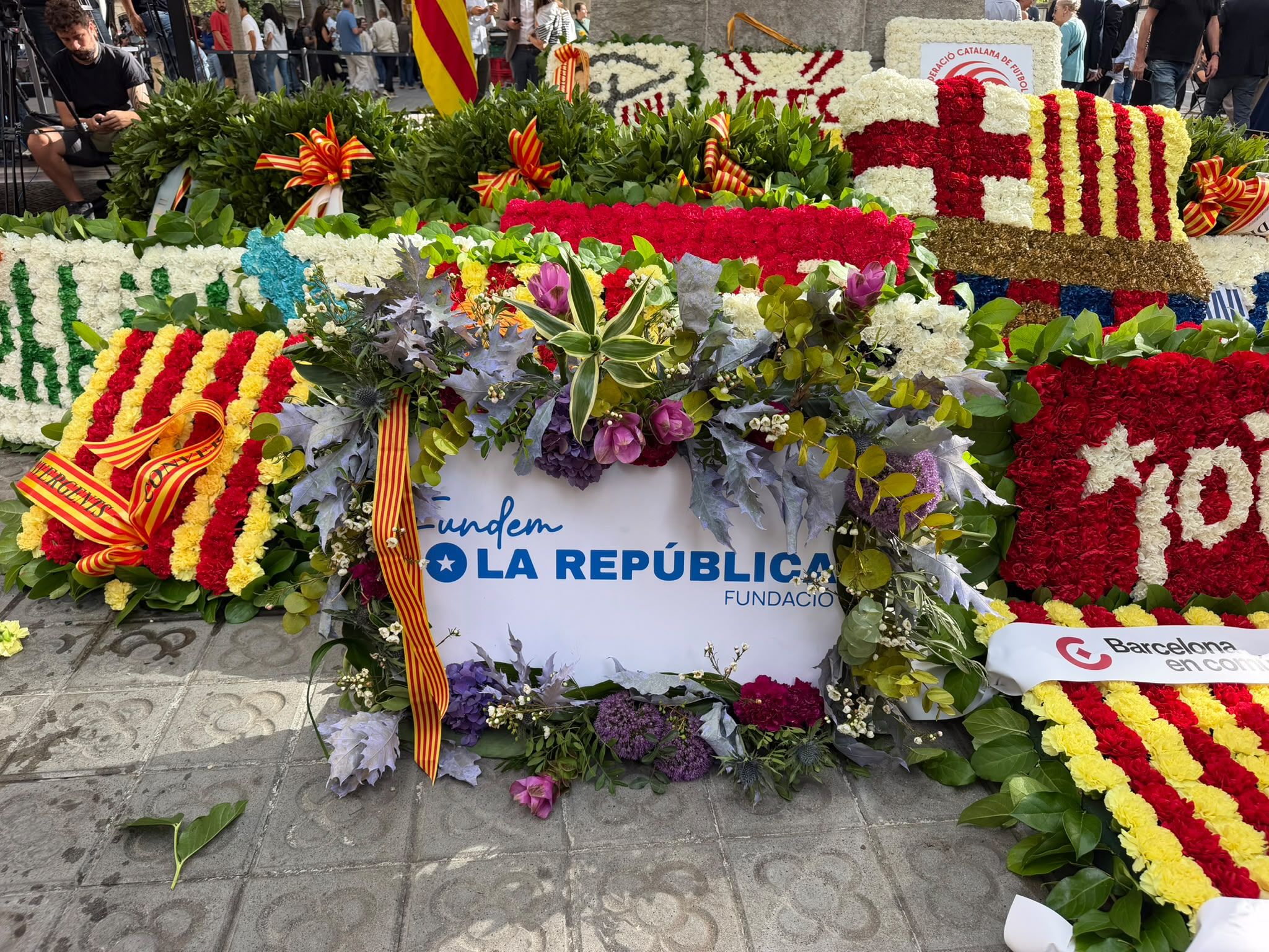 Fundem reivindica la República Catalana en l’ofrena floral a Rafael Casanova
