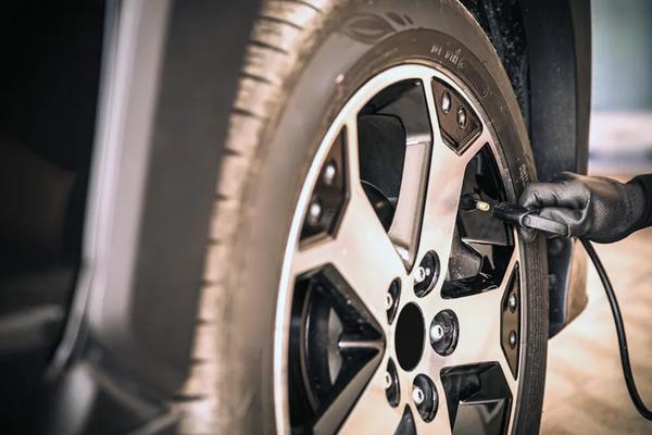Rouler sous-gonflé : le coût caché de l'air que vous n'avez pas mis