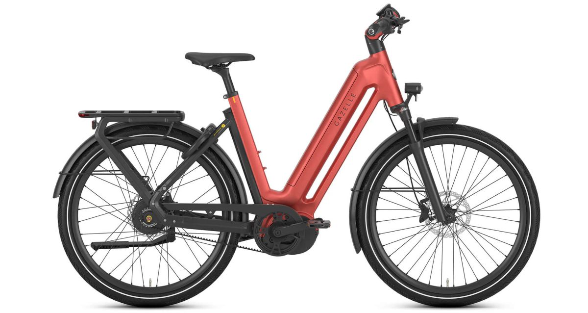 Gazelle Eclipse C380+ step-through e-bike, side view