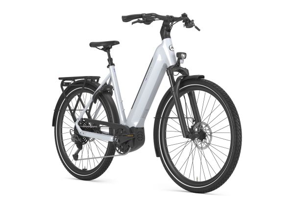 Gazelle Ultimate T11+ low-step e-bike in Frozen White, front three-quarter view