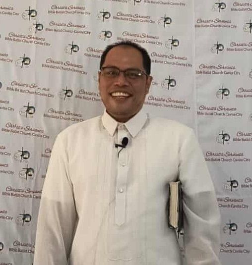 Pastor Mark Roa