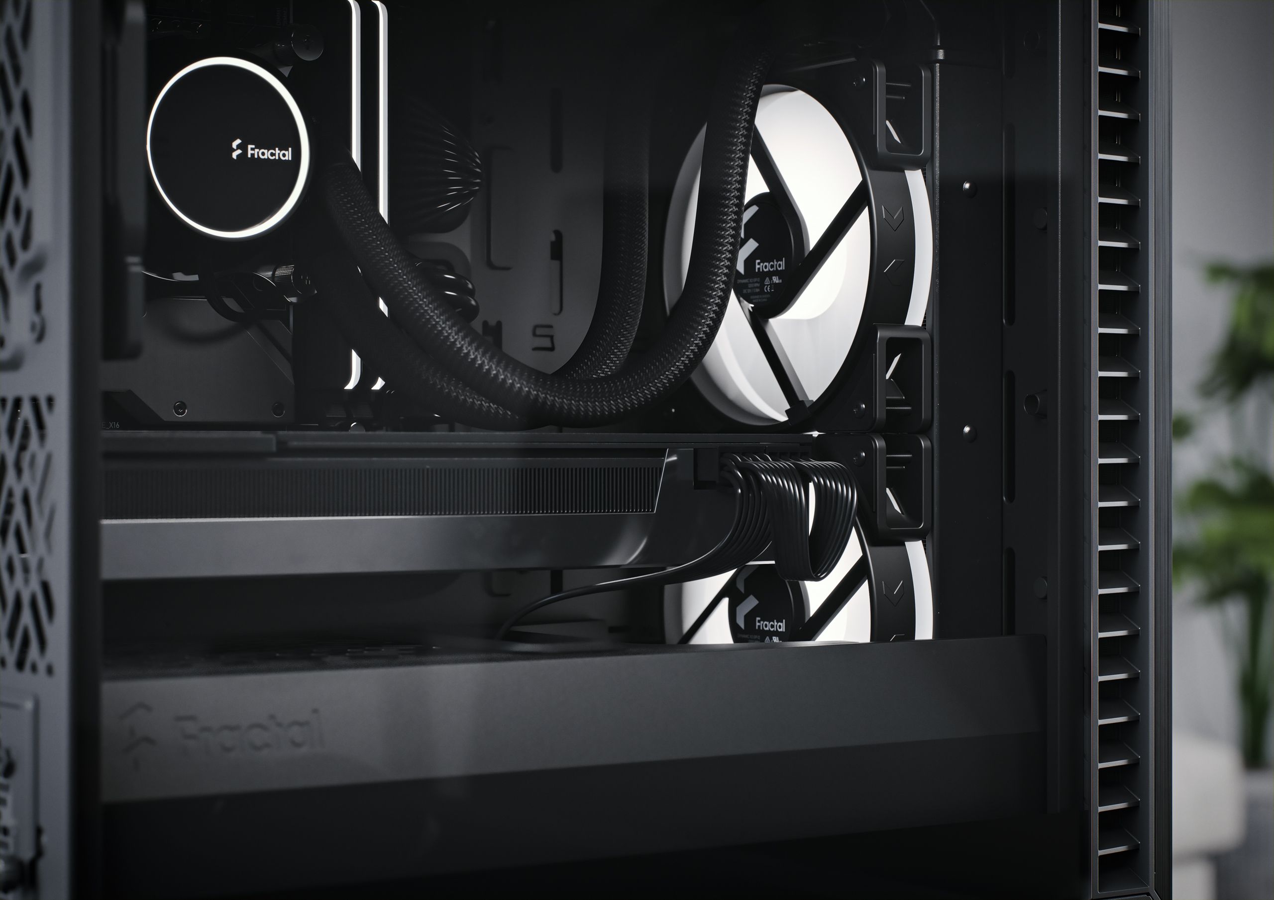 Define 7 Nano Black TG Light Tint | Fractal Design