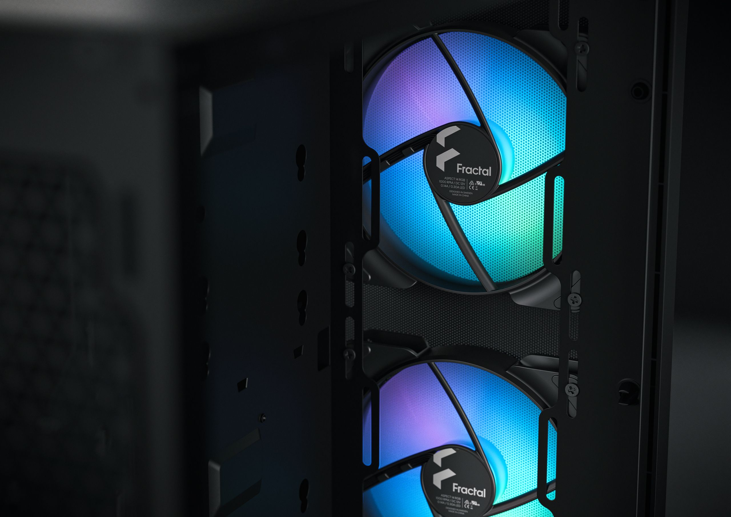 Focus 2 RGB Black TG Clear Tint | Fractal Design