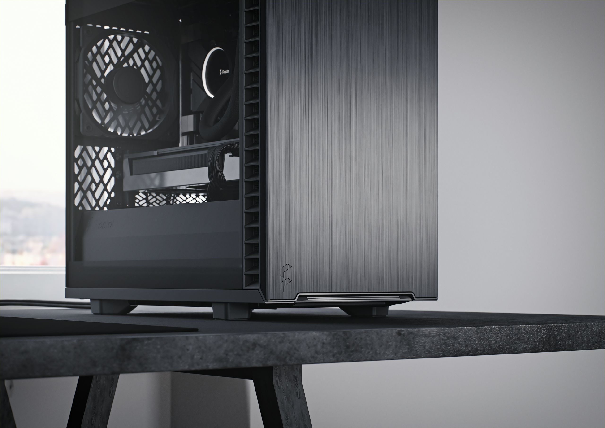 Define 7 Nano Black TG Light Tint | Fractal Design