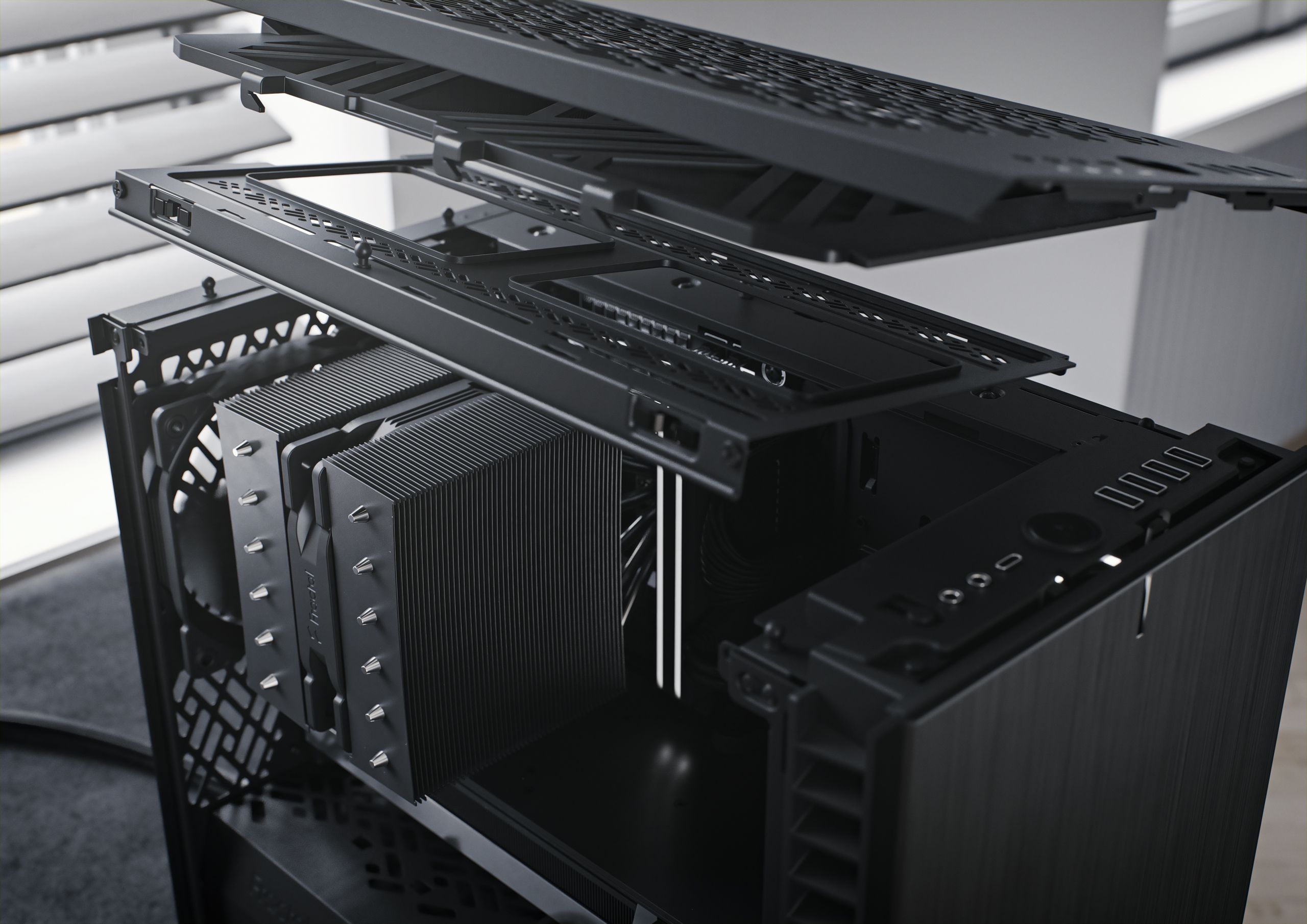 Define 7 Nano Black TG Light Tint | Fractal Design