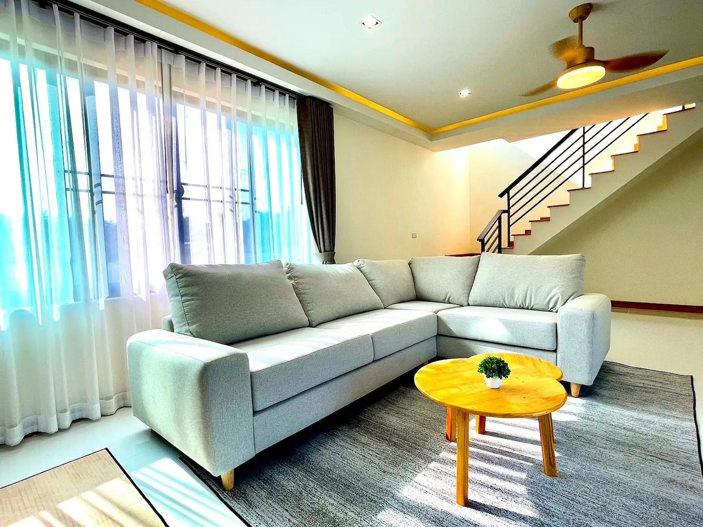 Cover image from ห้องนั่งเล่นแสนสบาย ให้ทุกคนหย่อนกายได้อย่างสบายใจ