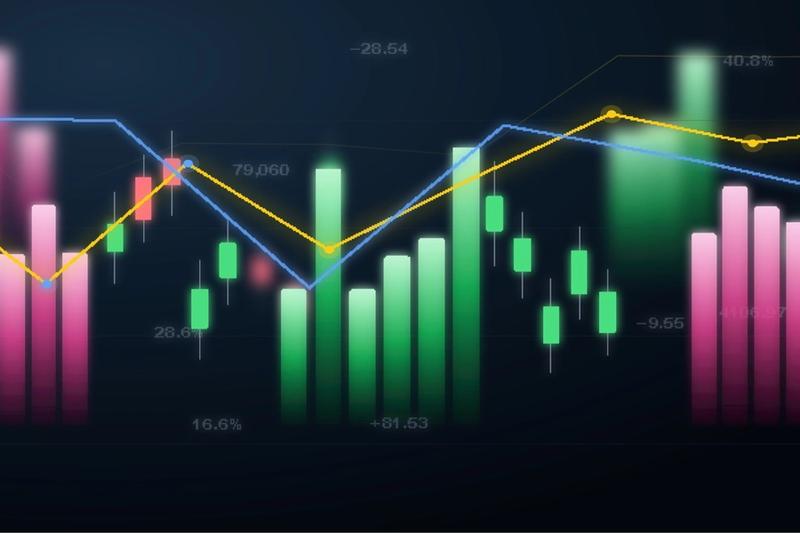 Pink and green bar chart with a rising yield line, representing the 10-year Treasury yield near 5 percent