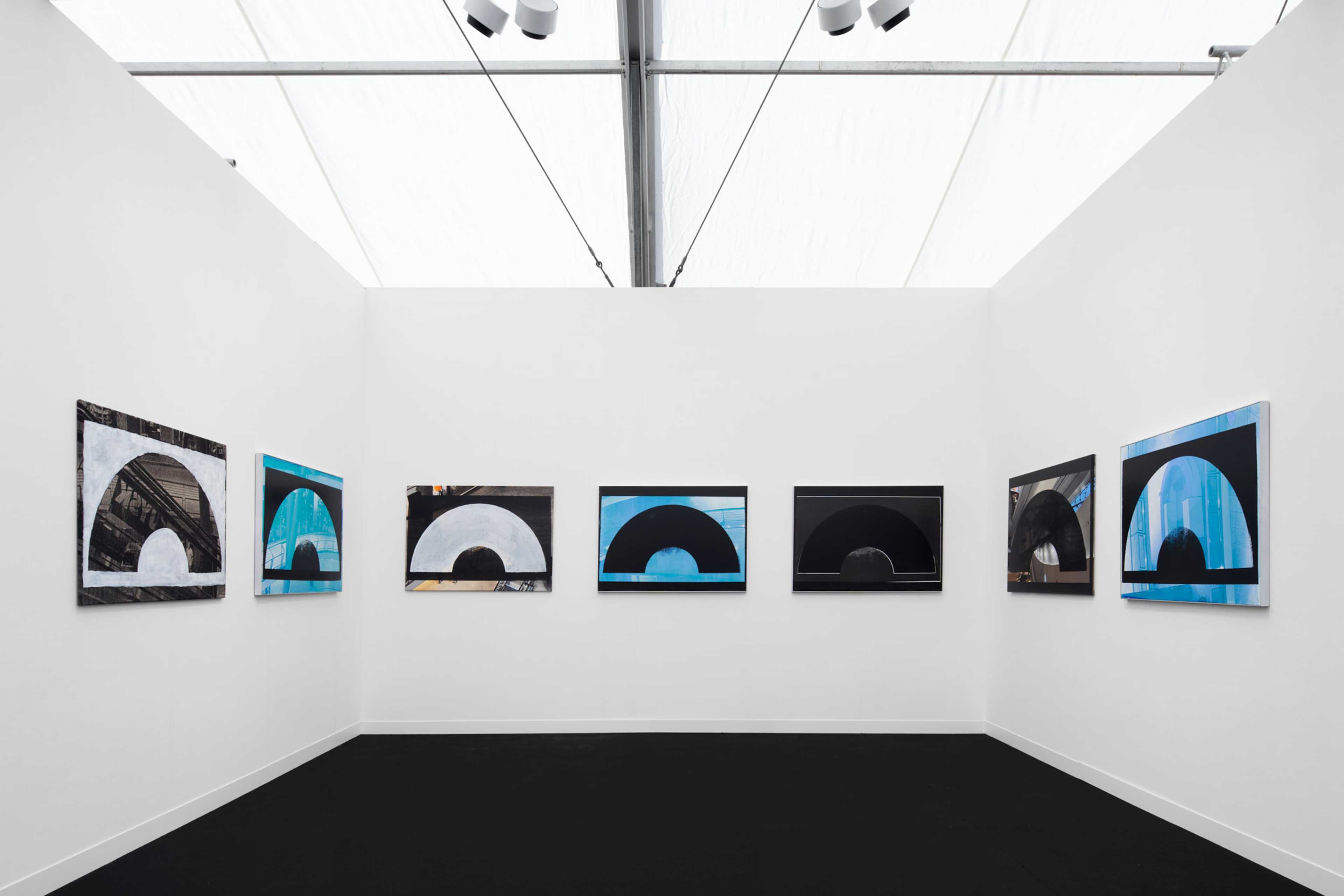 Installation view, Hanna Stiegeler, ‘Arcaden’, 2023. Frieze London with Sweetwater, Berlin. Courtesy of the artist and Sweetwater, Berlin. Photography by gray.sc