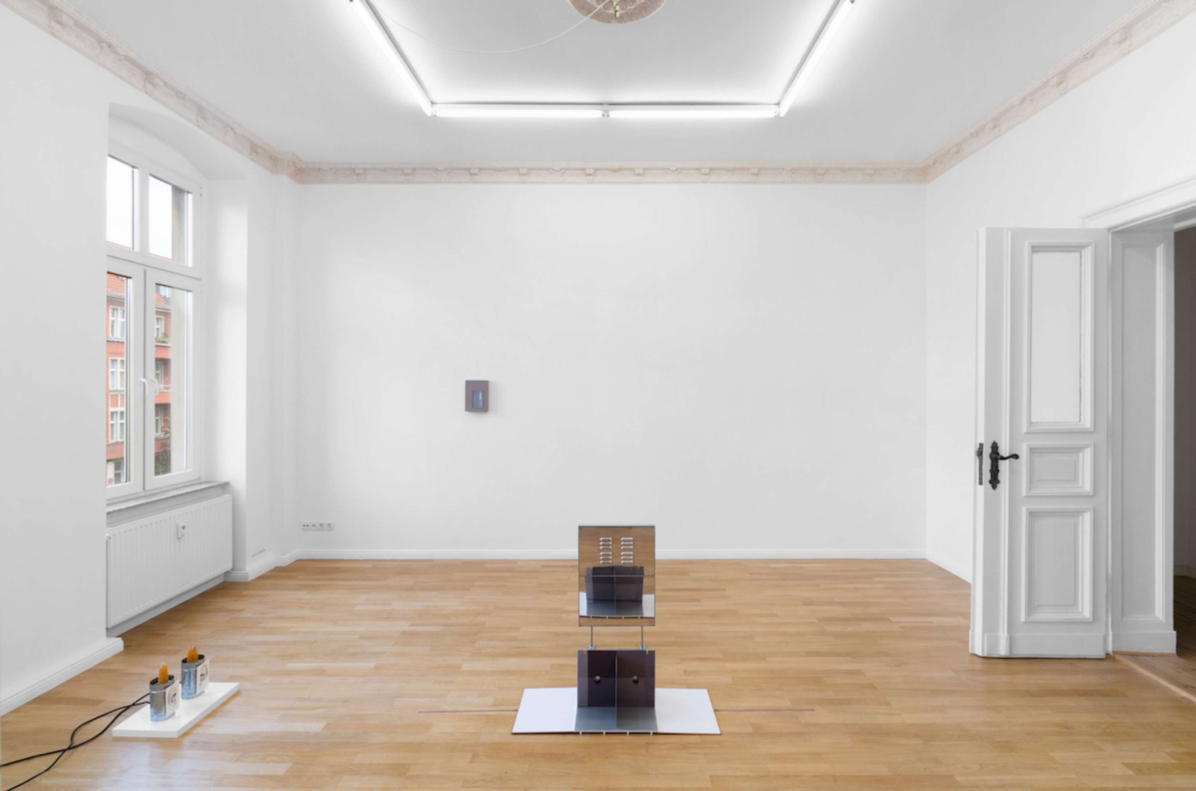 Installation view of Jesse Stecklow, “Ditto.” Photo by Graysc.de. Courtesy of Sweetwater.