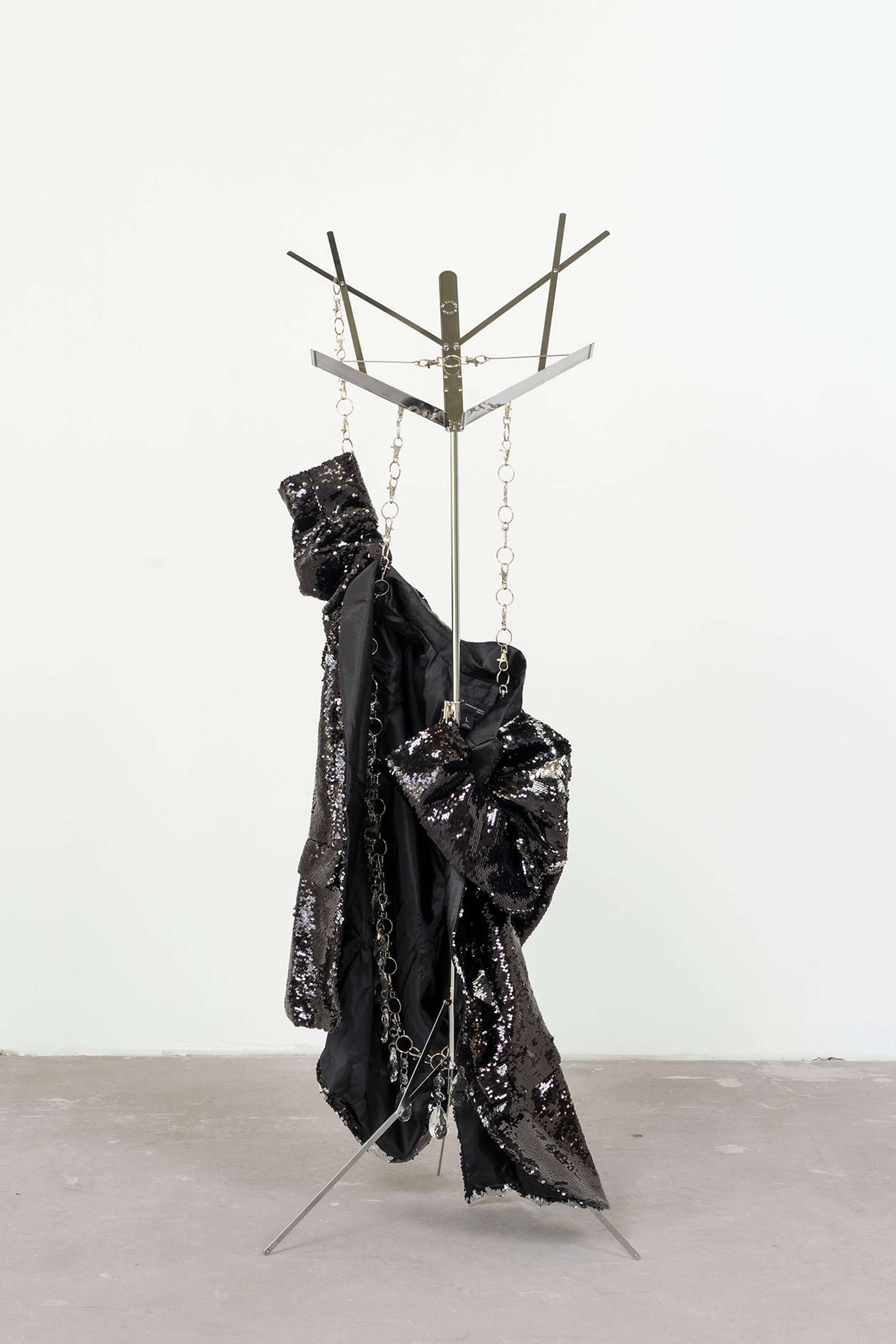 Without trousers (Suitmeister) 2021 Suitmeister - Sequins Blazer Silver - Disco Glitter Party Blazer for Men - Christmas Mardi Gras Halloween Costume Party Silver Blazer- Size L, carabiner hooks with key fob 25 mm (silver), Hamilton Stands KB400 Classic American Folding Sheet Music Stand (Chrome), StarSide Crystal Chandelier Teardrop Prisms 50mm 53 1/2 x 16 7/8 x 16 7/8 in 136 x 43 x 43 cm Unique KO 032