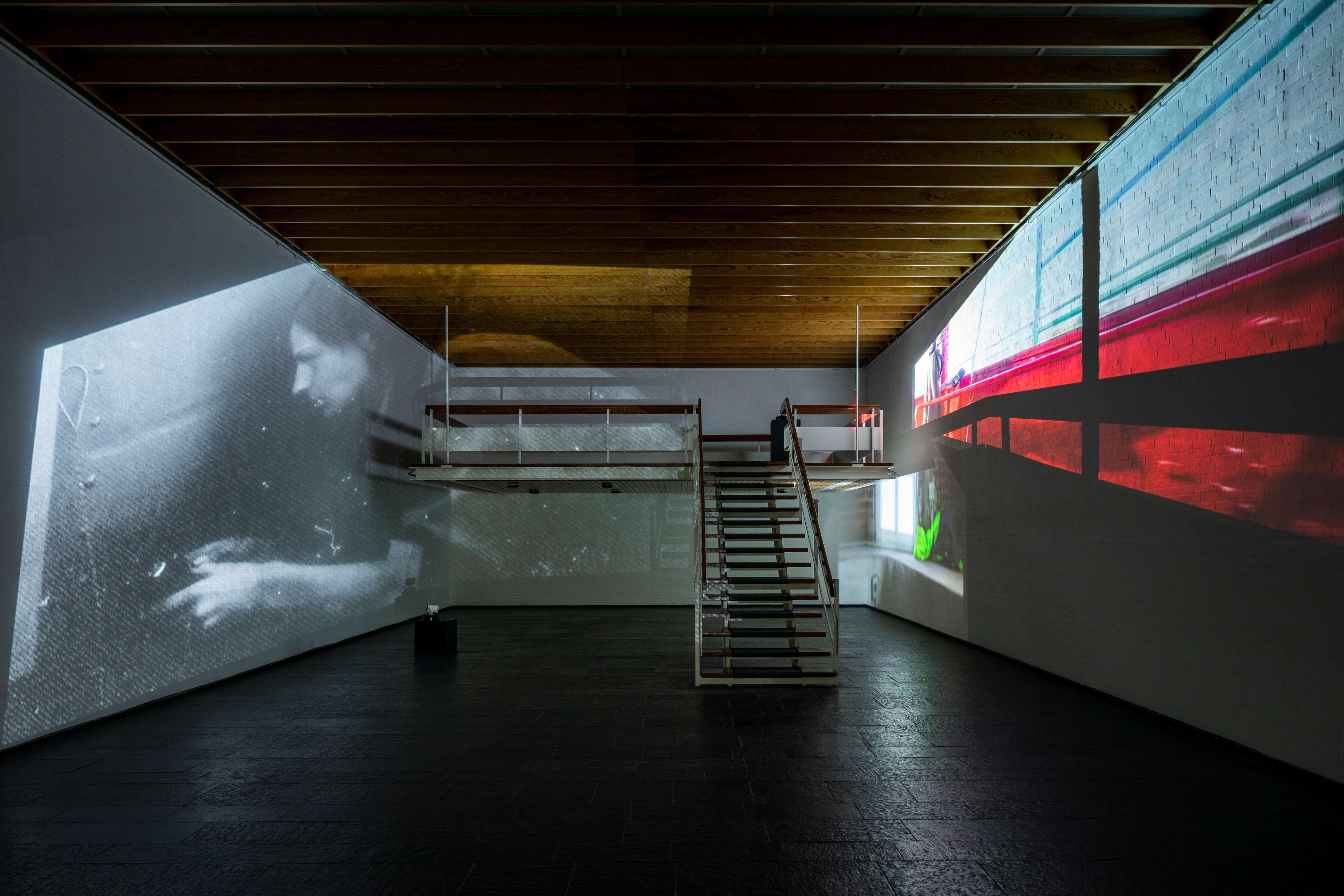 Installation view, Luzie Meyer, Cyclic Indirections at Kunsthalle Bremerhaven, Bremerhaven, 2022. Photograph by Fred Dott. Courtesy of the artist, Kunsthalle Bremerhaven, Bremerhaven, Sweetwater, Berlin, and Fanta-MLN, Milan.