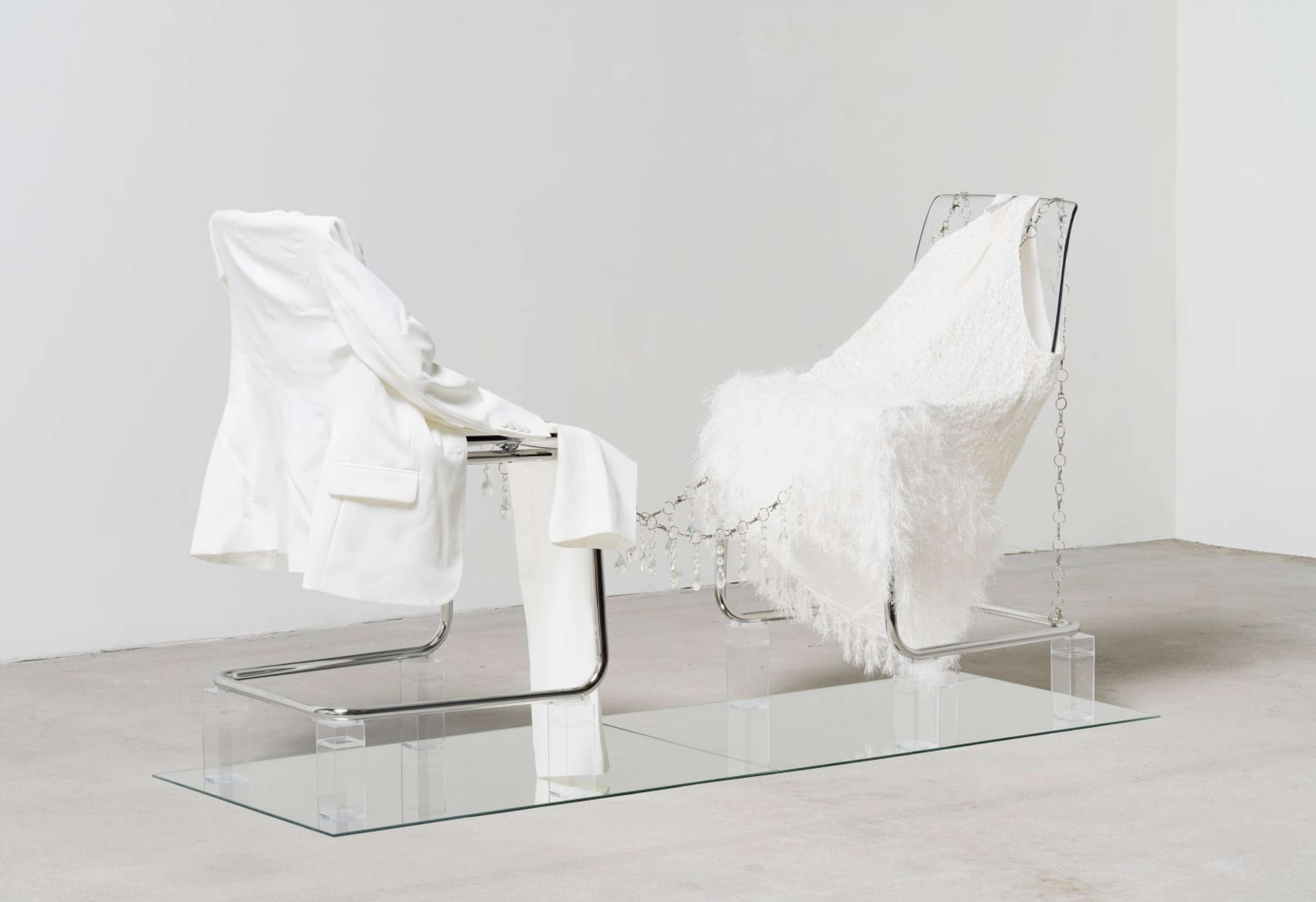 Kayode Ojo, The White Lotus (Hannover), 2022. Courtesy of the artist and Sweetwater.