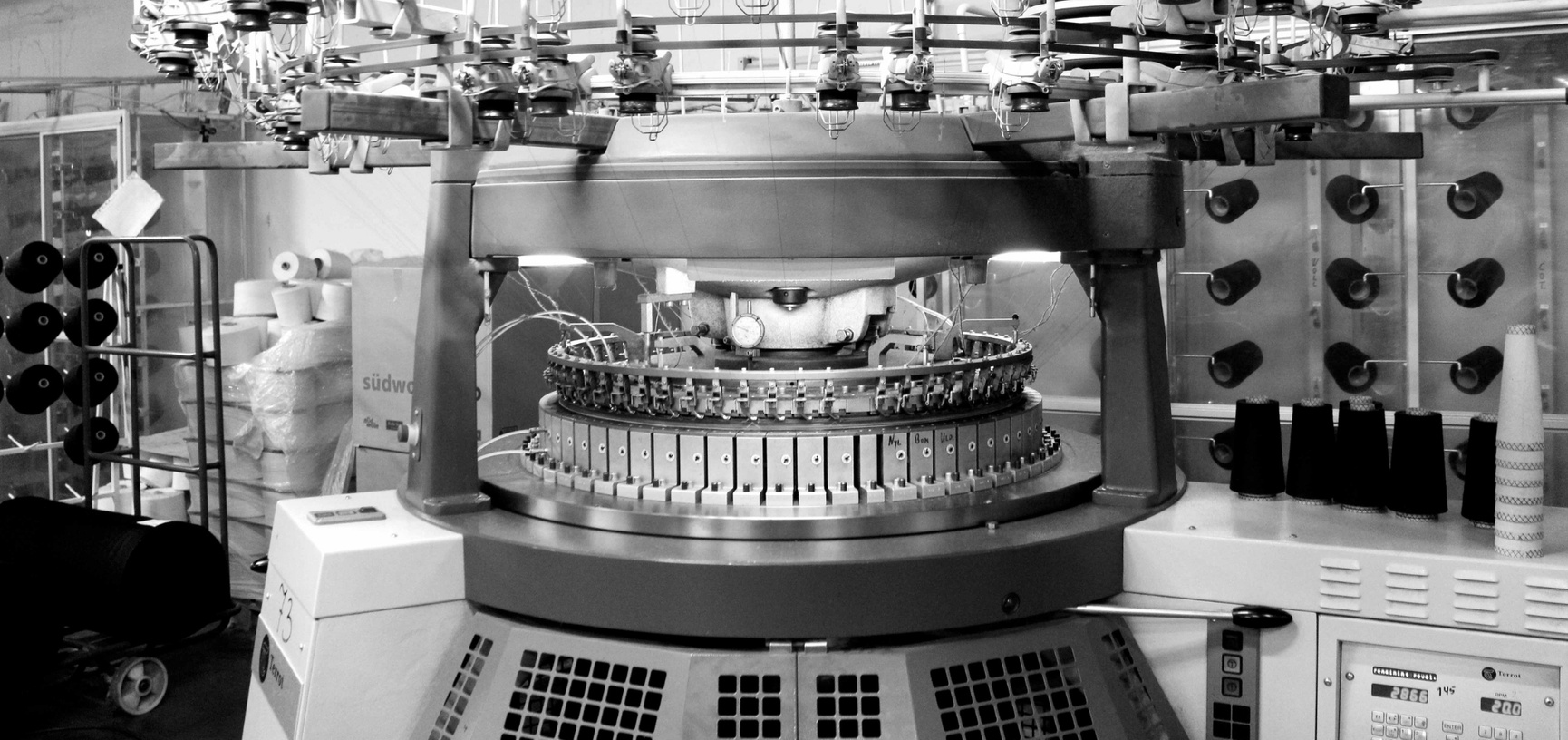 Strickmaschine Wollkleidung Aclima