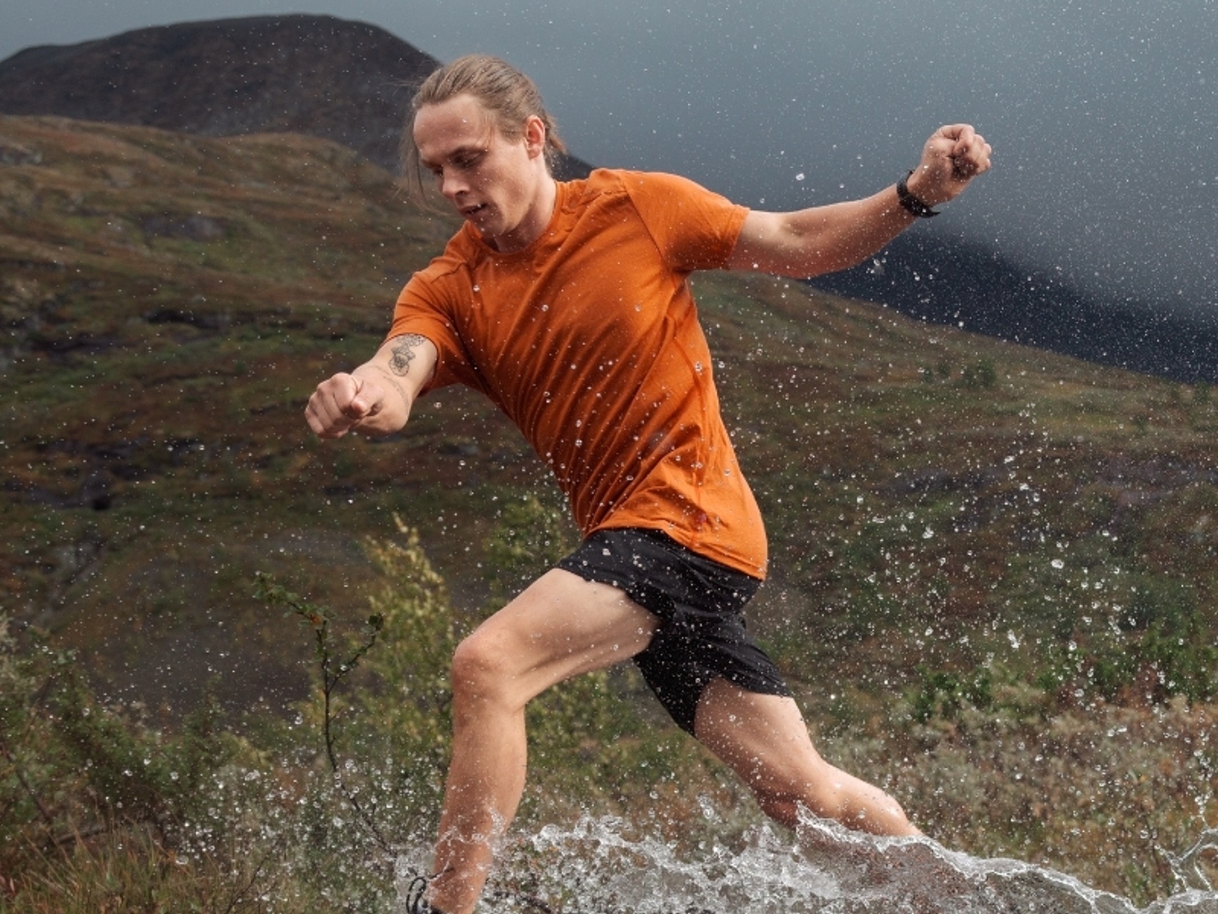 Aclima LightWool trail-t-shirt i 100% merinoull orange herr