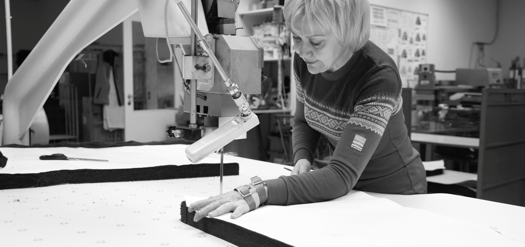 Zuschneiden und Nähen von Aclima-Wollkleidung