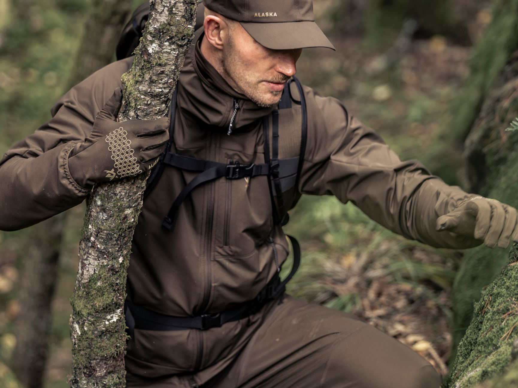 Perfect for hunting and outdoor adventures during warmer seasons!