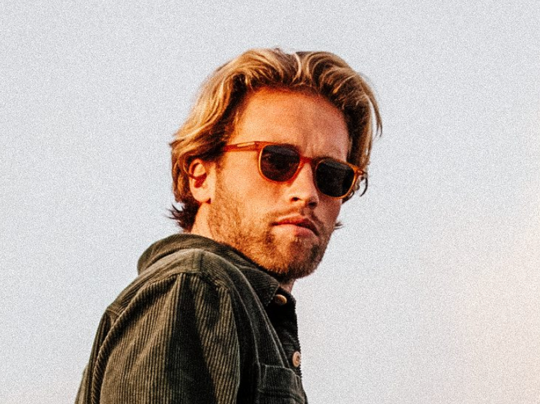 mann med solbriller