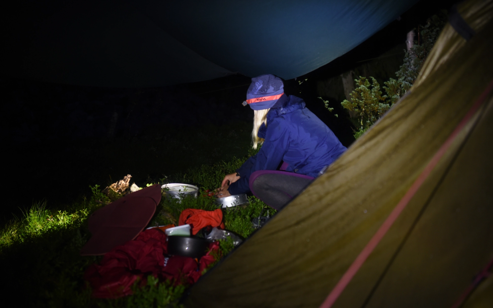 Person med pannlampa