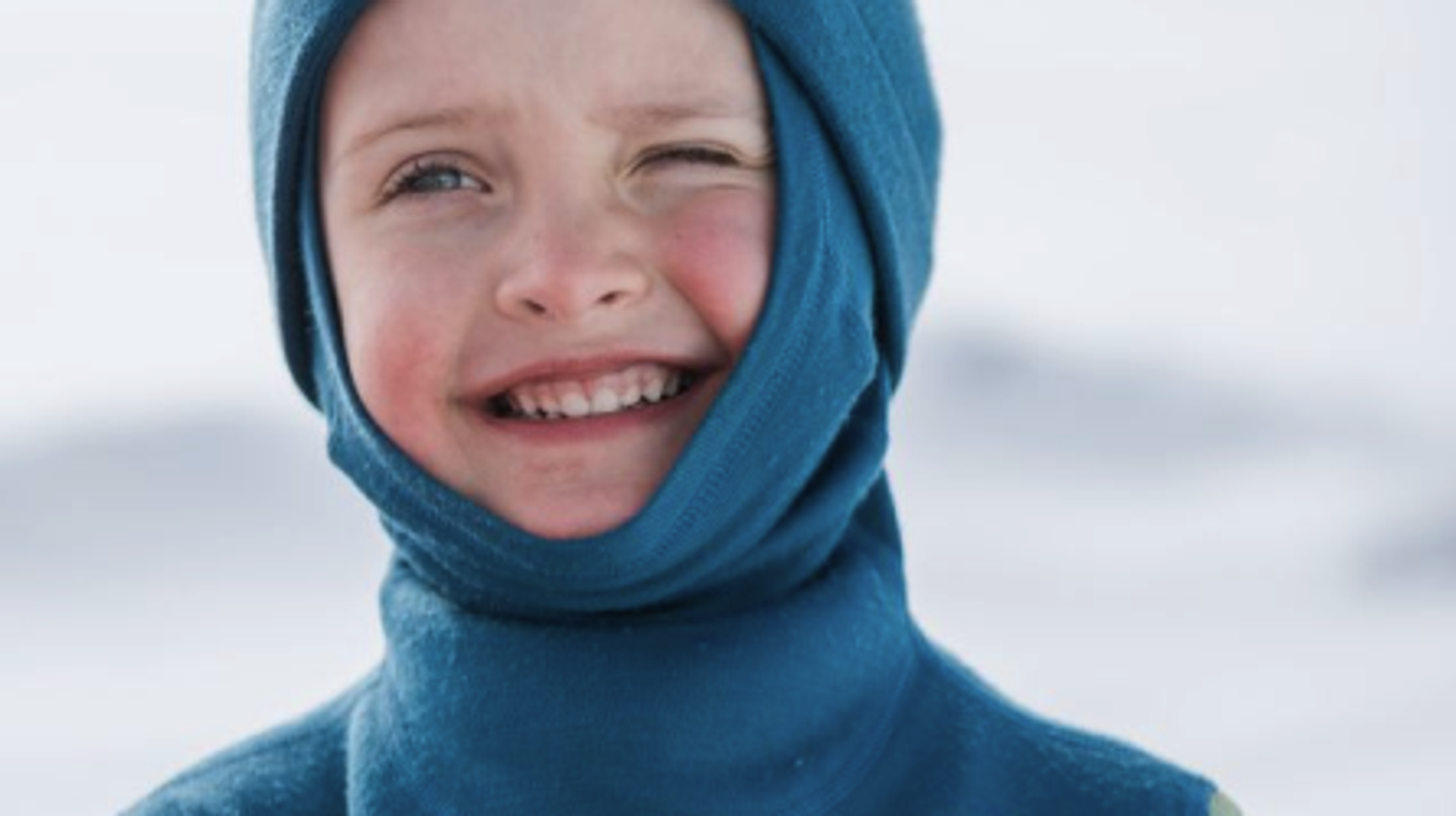 Barn i vinterlandskap