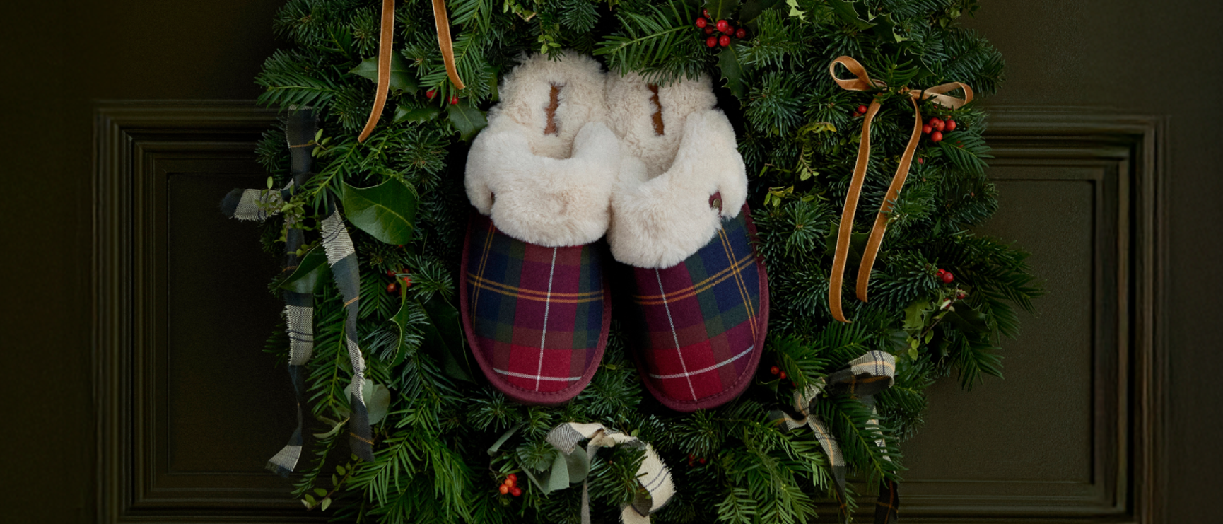 tofflor i en julkrans