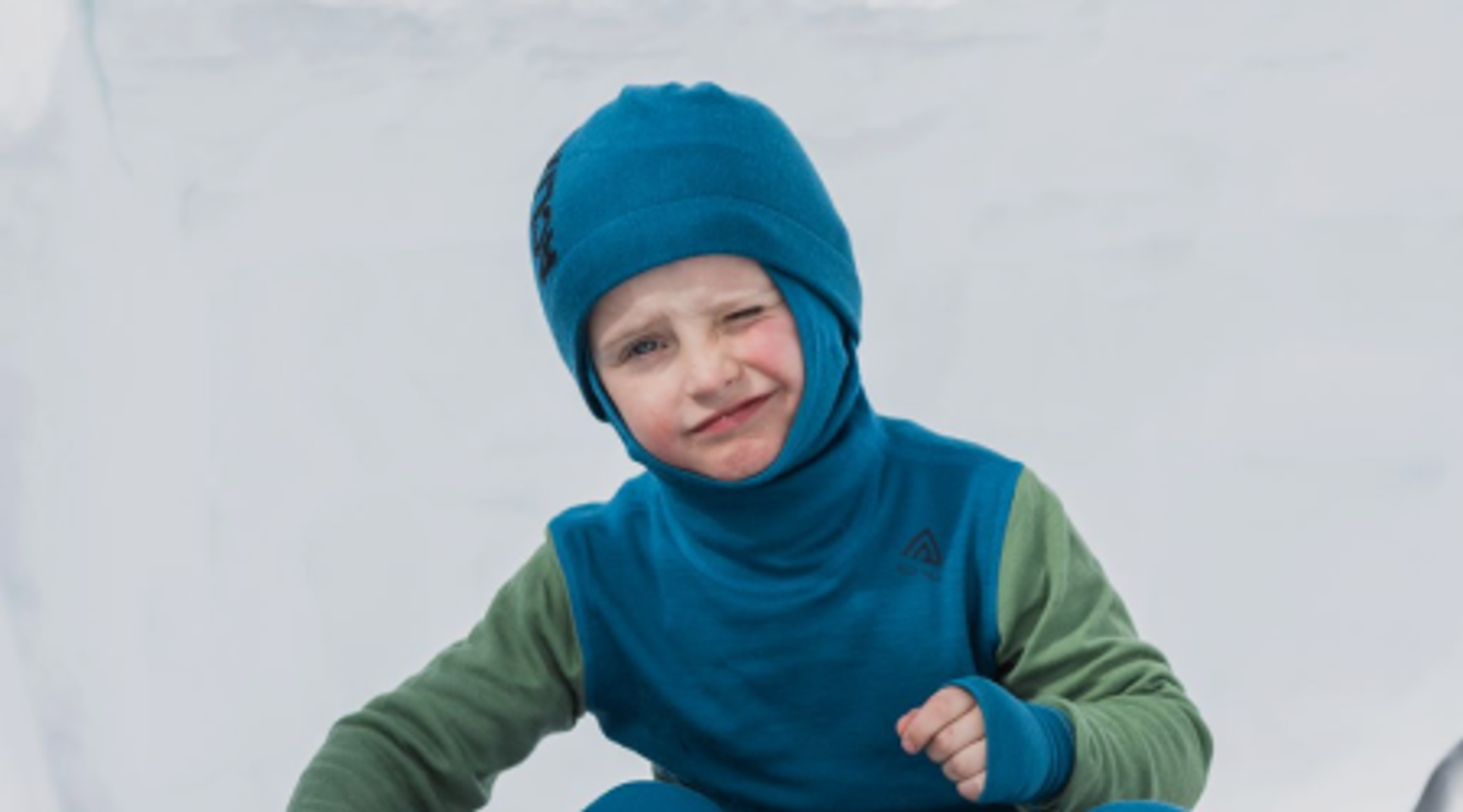 Barn i vinterlandskap