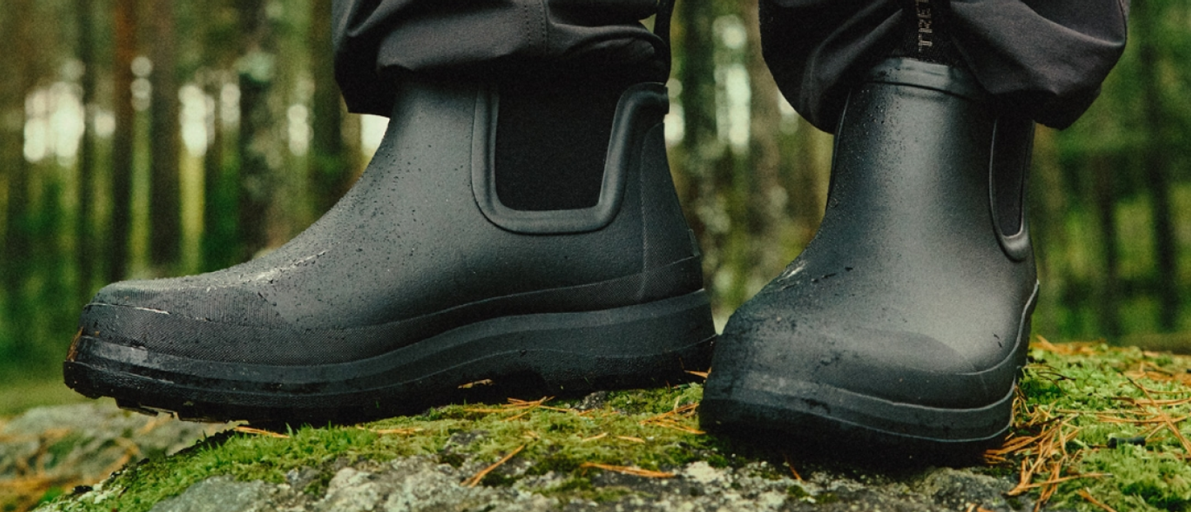 Tretorn stövlar i skogen