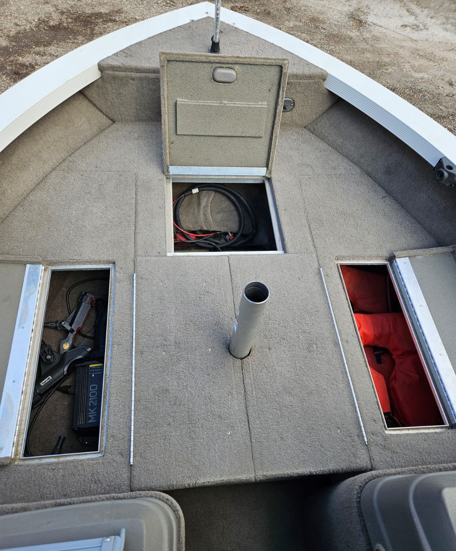 2005 Crestliner Serenity 1800