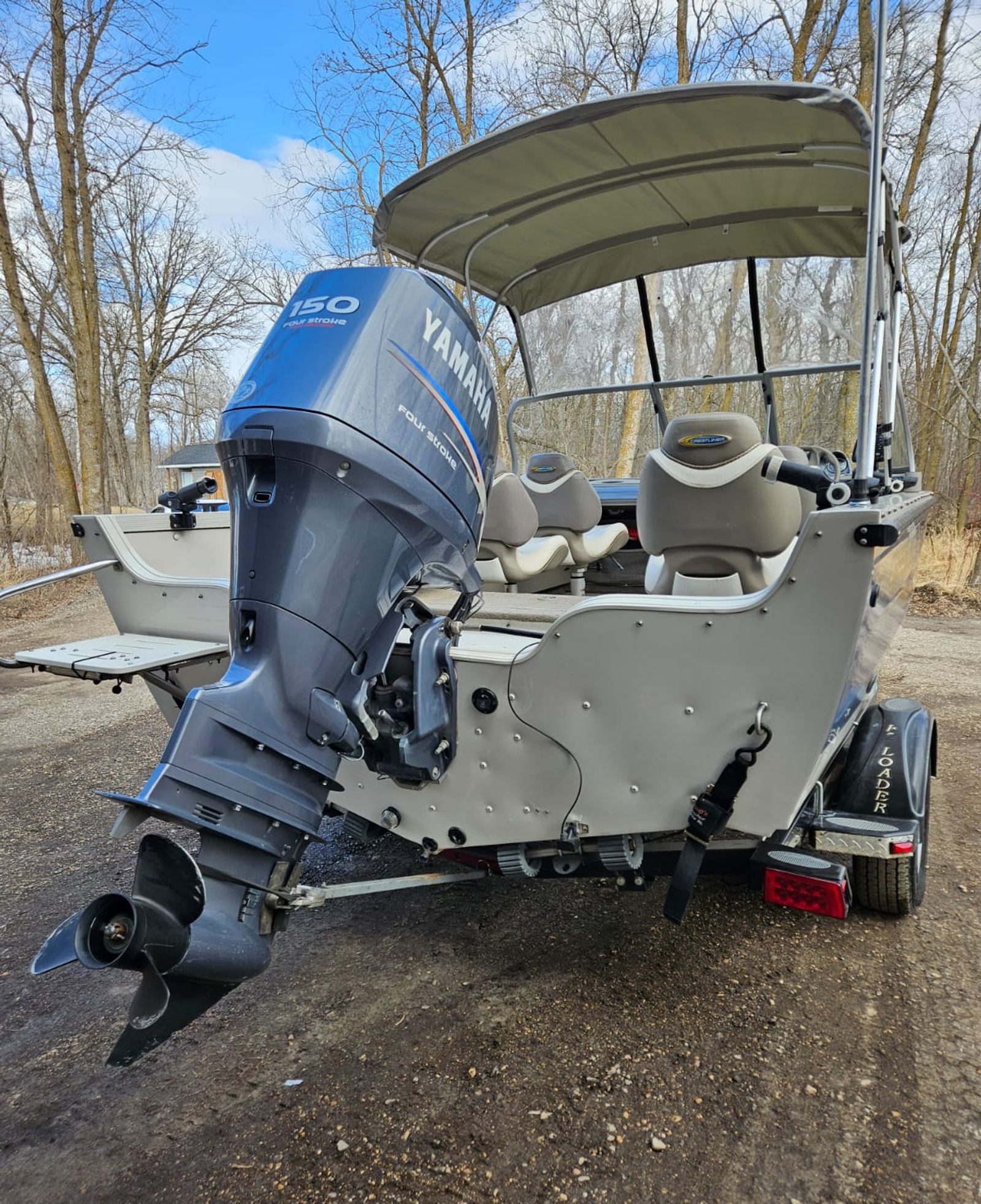 2005 Crestliner Serenity 1800