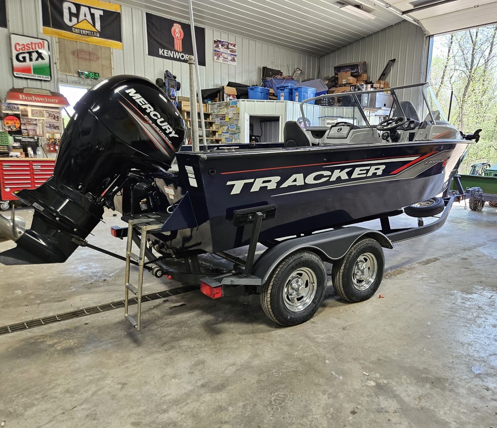 2019 Tracker Targa V18
