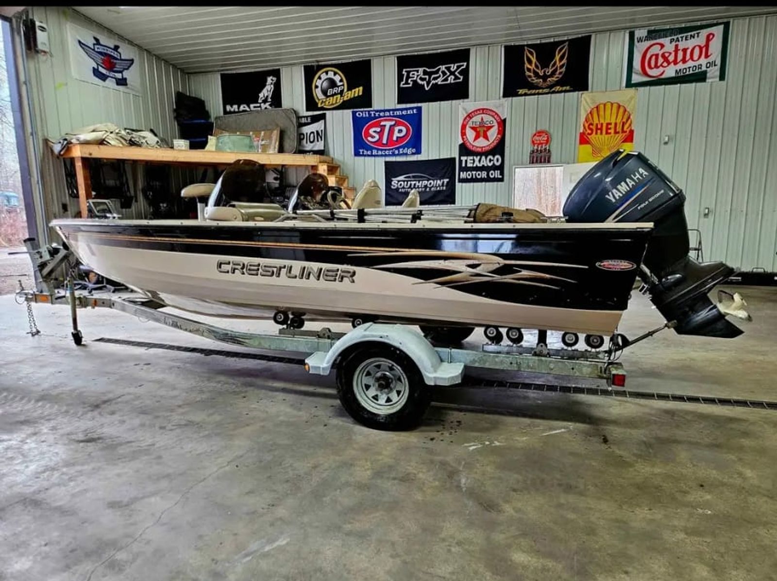 2002 Crestliner Fishhawk 1850