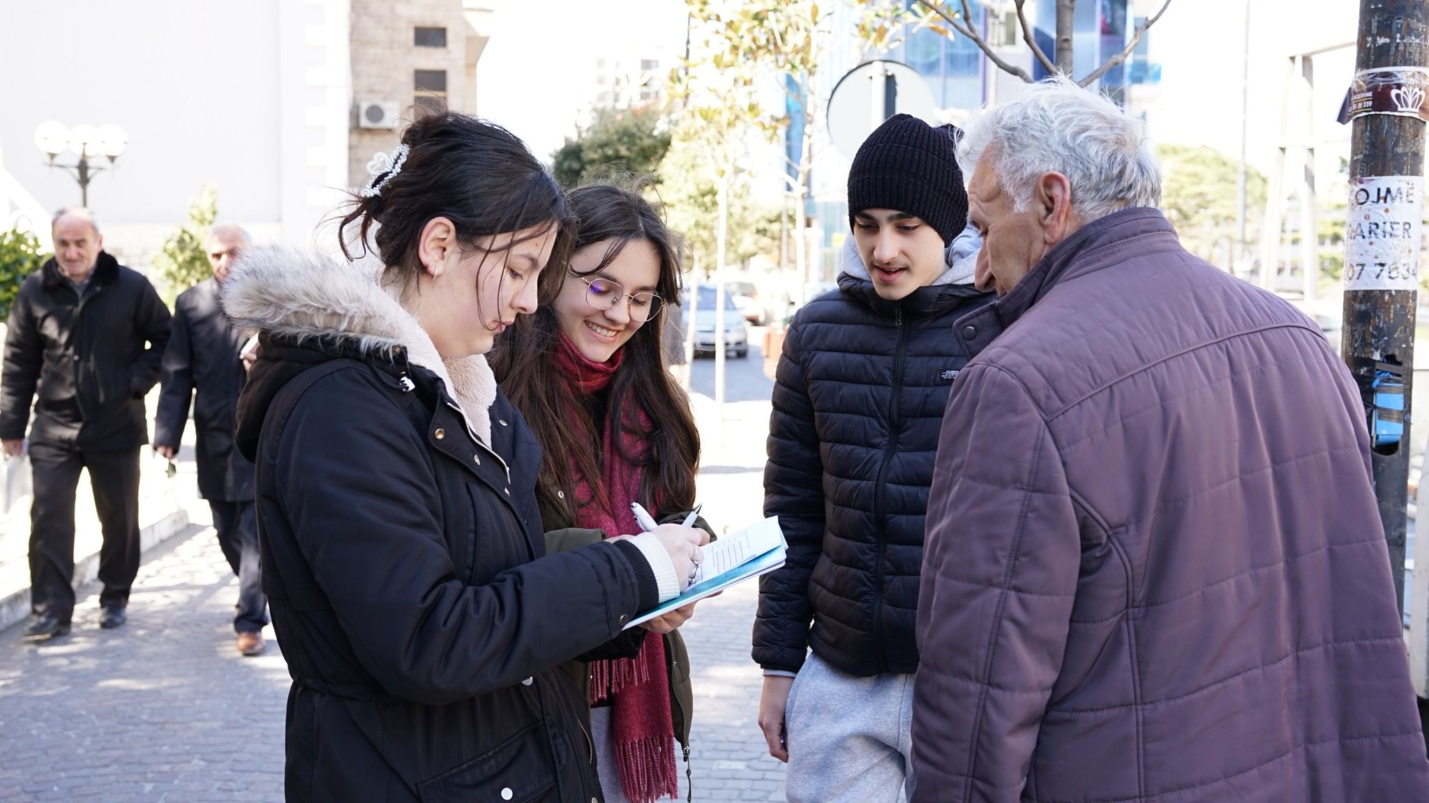 A questionnaire with citizens| "The cleanliness of our city"