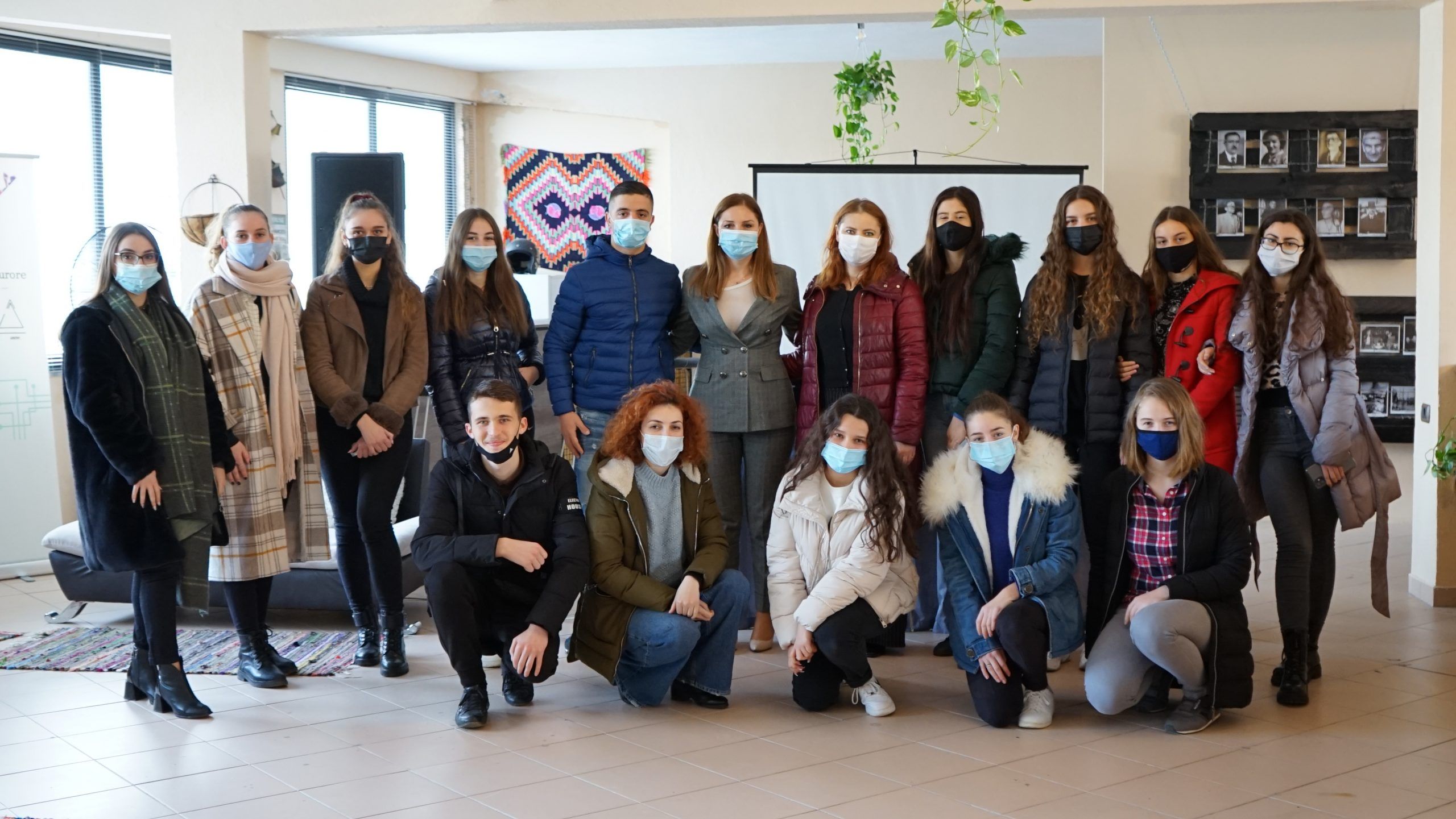 Lecture 1, winter school “Introduction to Politics & European Integration” - Youth & Politics