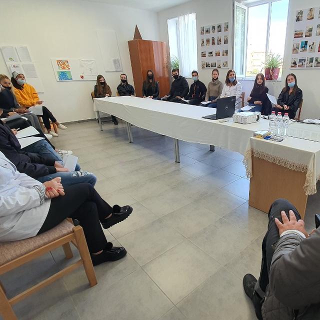 Meetings with the youth of Lezha| Learning about social media