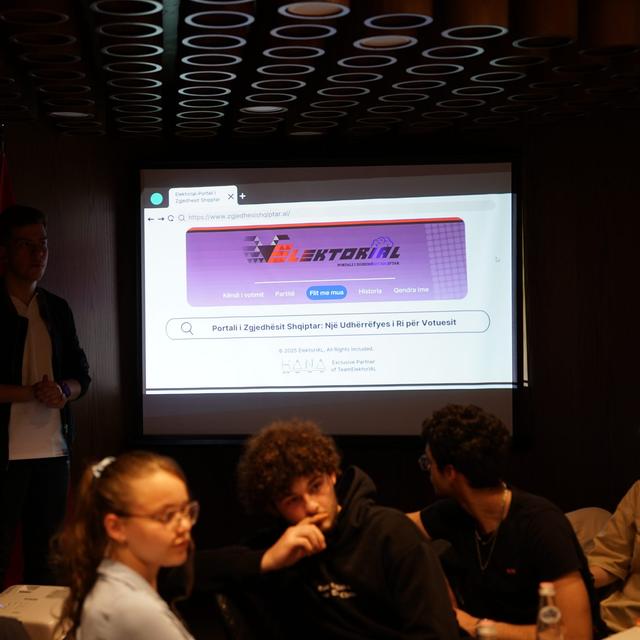 Youth of H.A.N.A and Arka (Shkoder) study visit with the EU Delegation