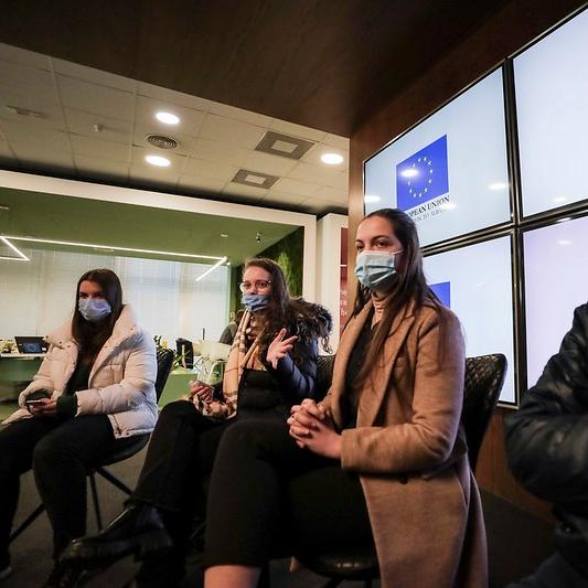 "Debating like a European"| Visit at Europe House| Alexis Hupin