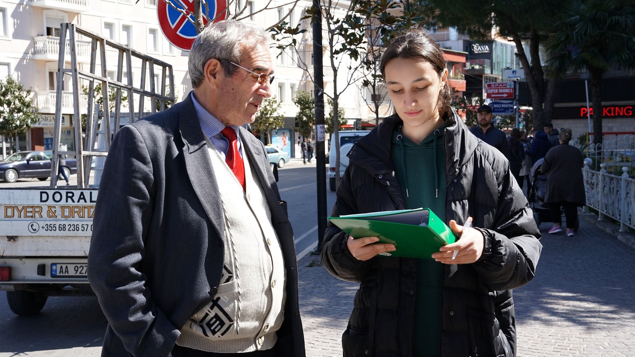 A questionnaire with citizens| "The cleanliness of our city"