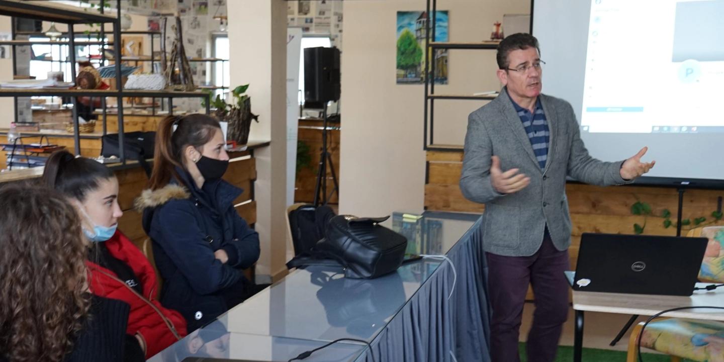 Session 19, “Storytelling & Multimedia”