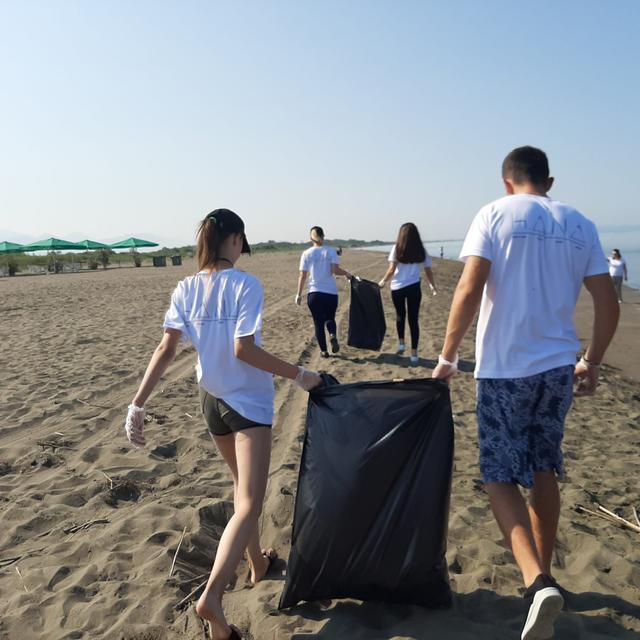 Cleaning campaign on the Kune-Vain coast