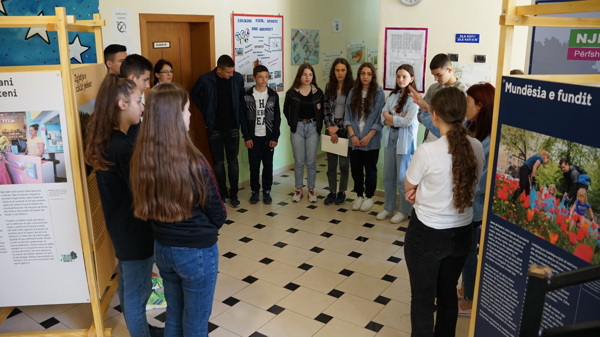 Re:waste on Tour – "Kosova" School