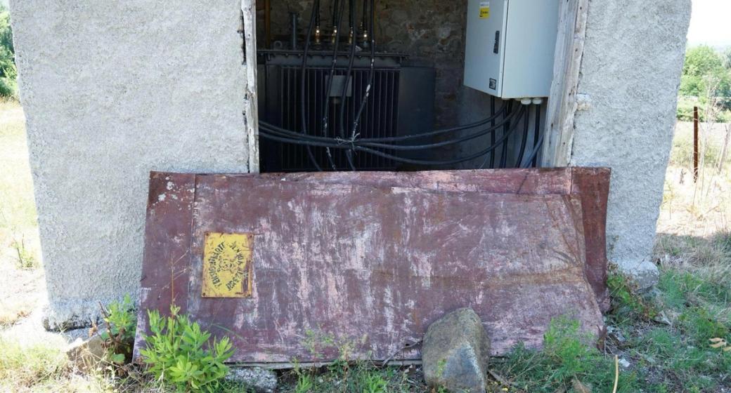 Troshan, Lezhë - Rreziku nga kabinat e hapura, pa dyer mbrojtëse dhe jashtë standardeve të sigurisë 